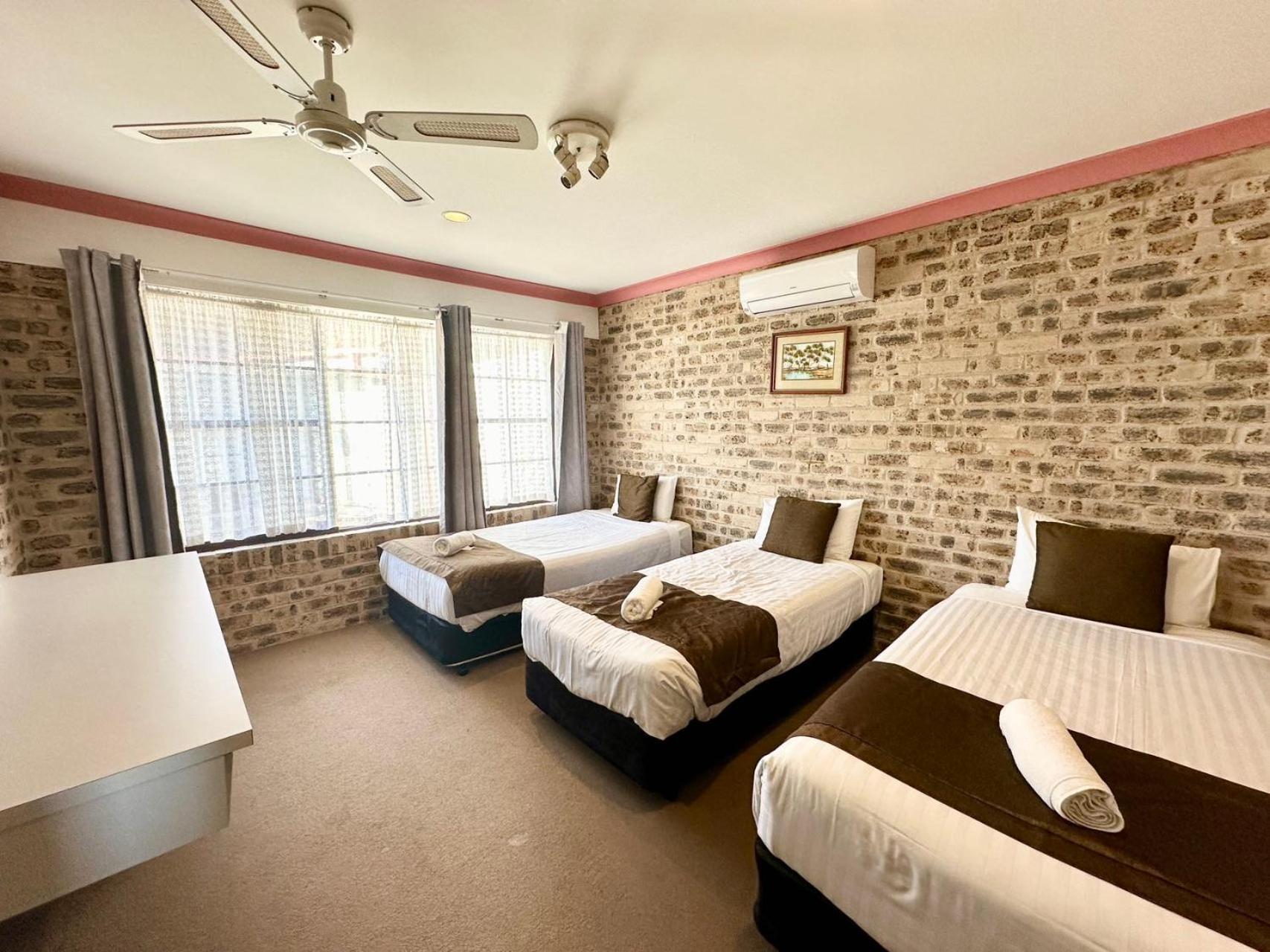 แอร์พอร์ต โมเต็ล เซอร์ ฟรานซิส เดรค Heatherbrae ภายนอก รูปภาพ